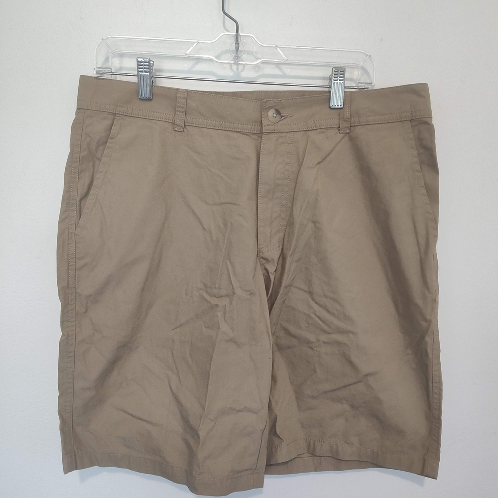 Columbia Men's Tan Flat-Front Shorts